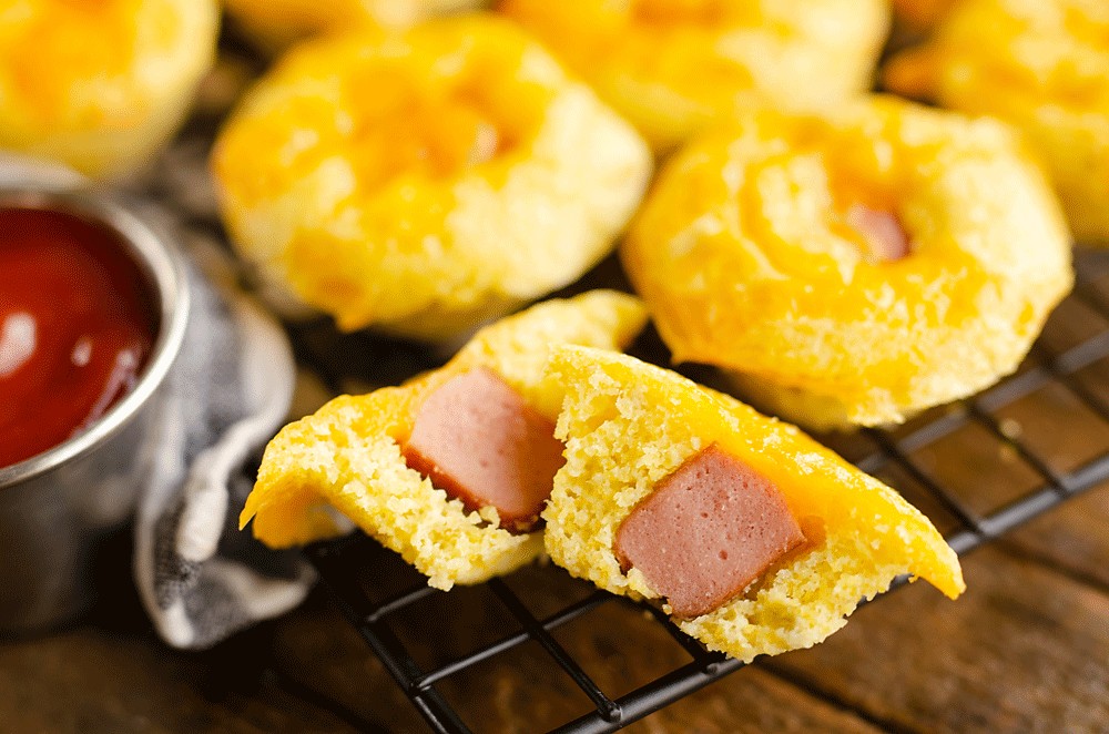 Cheddarkäse Mais Hund Mini Muffins  
