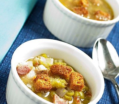 Karotten, Speck und Split Erbsensuppe  