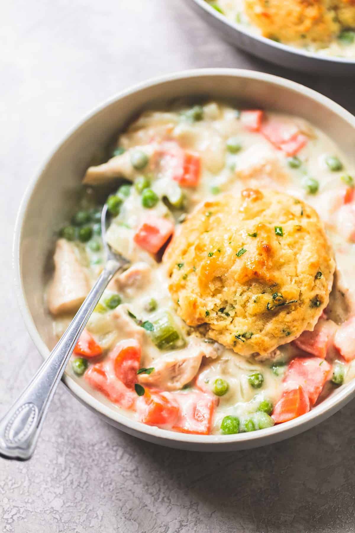 Bratpfanne Chicken Pot PIe einfaches Abendessen Rezept | lecremedelacrumb.com