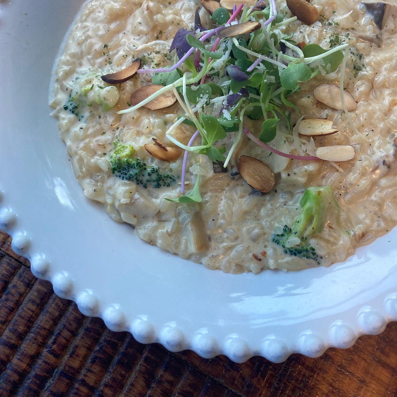 Cremiges Brokkoli-Risotto mit Mandeln